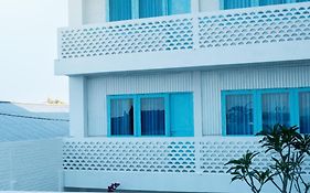 Paras Paros Marina Lodge